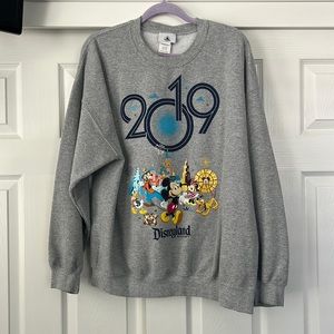 Beautiful 2019 Disney crew neck